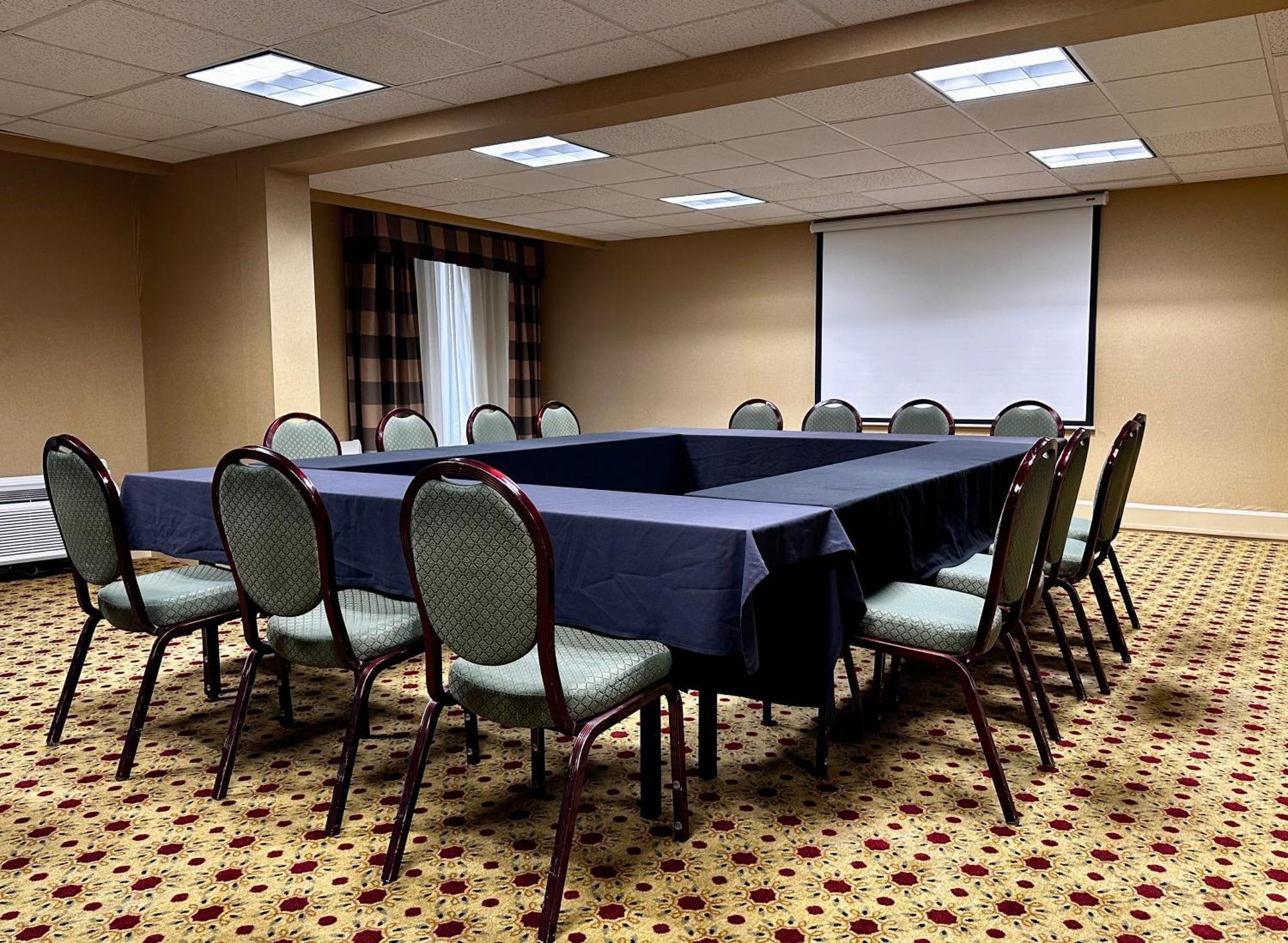 Red Lion Hershey 4*